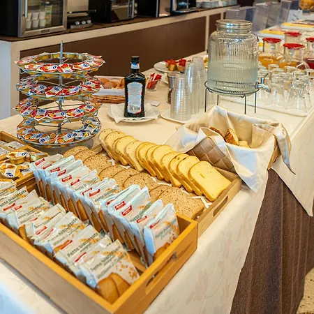 Al Pescatore تْشيفالو